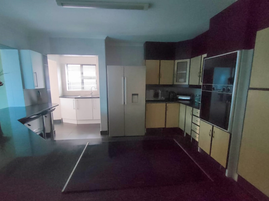 8 Bedroom Property for Sale in Wavecrest Eastern Cape